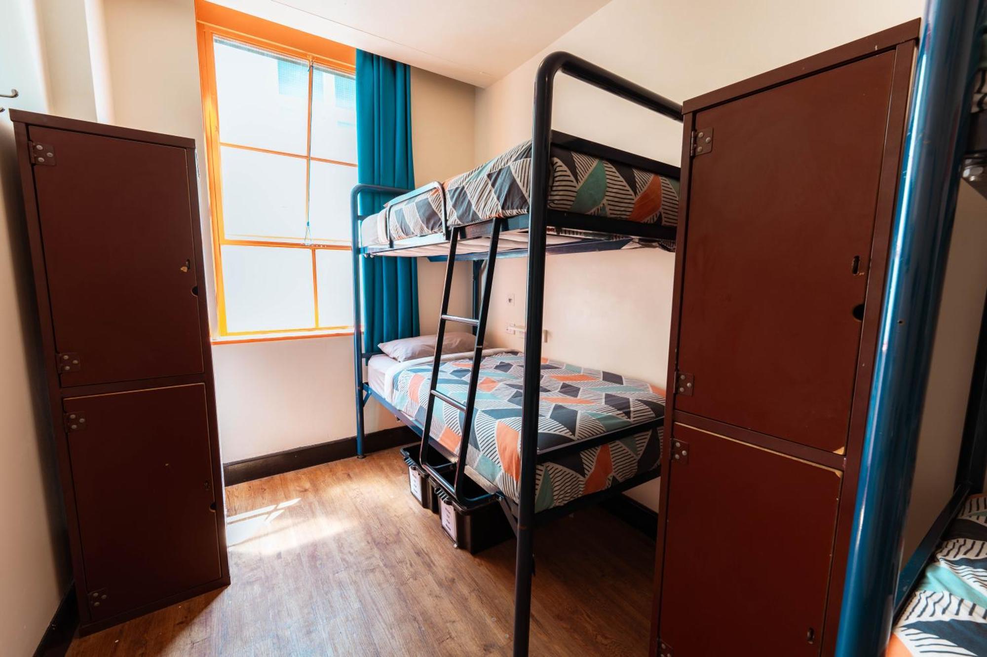 Flinders Backpackers Hostel *