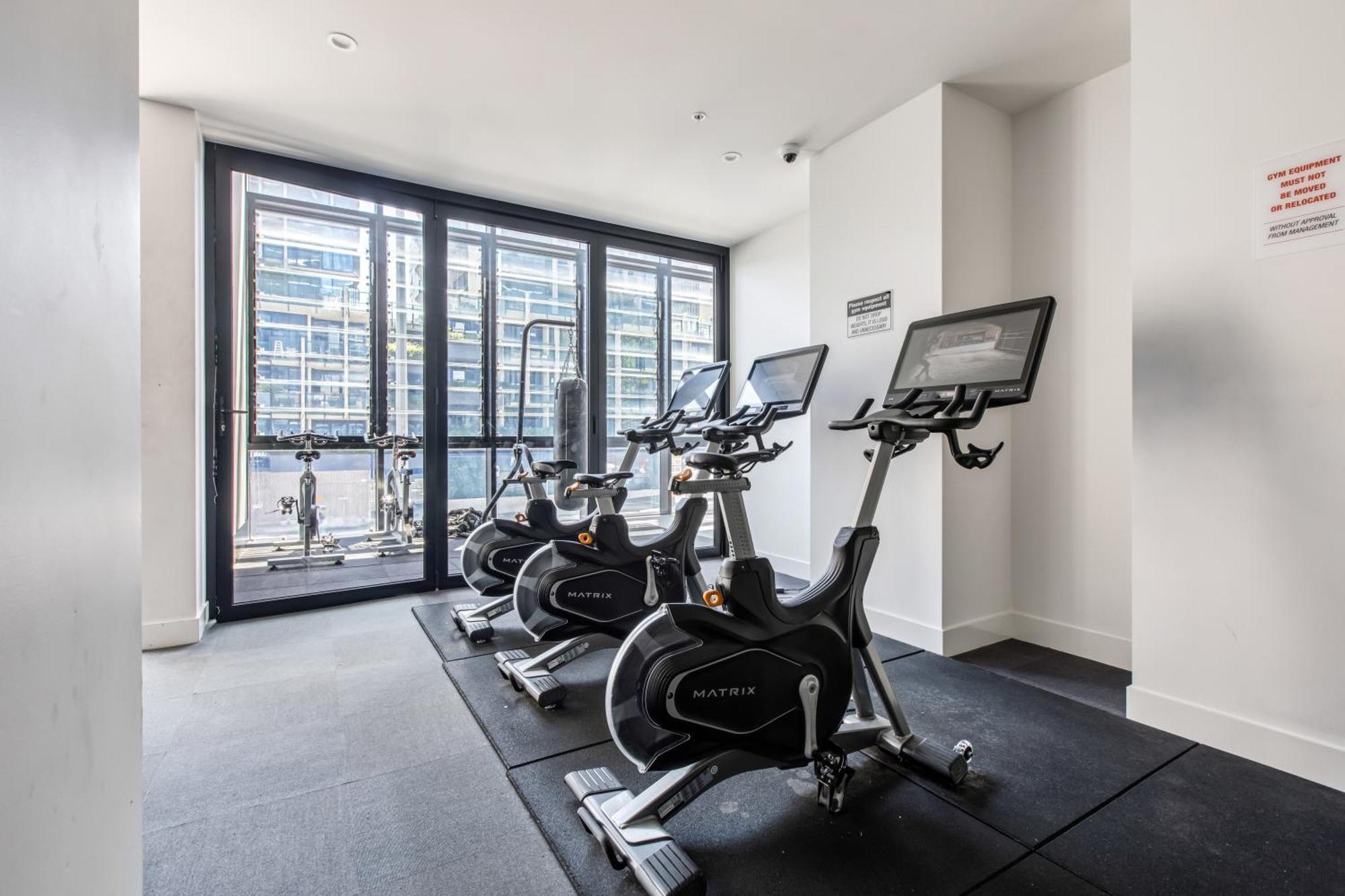 Modern Nomads Stylish Minimalist 2br Walk To Garden & Qv Market