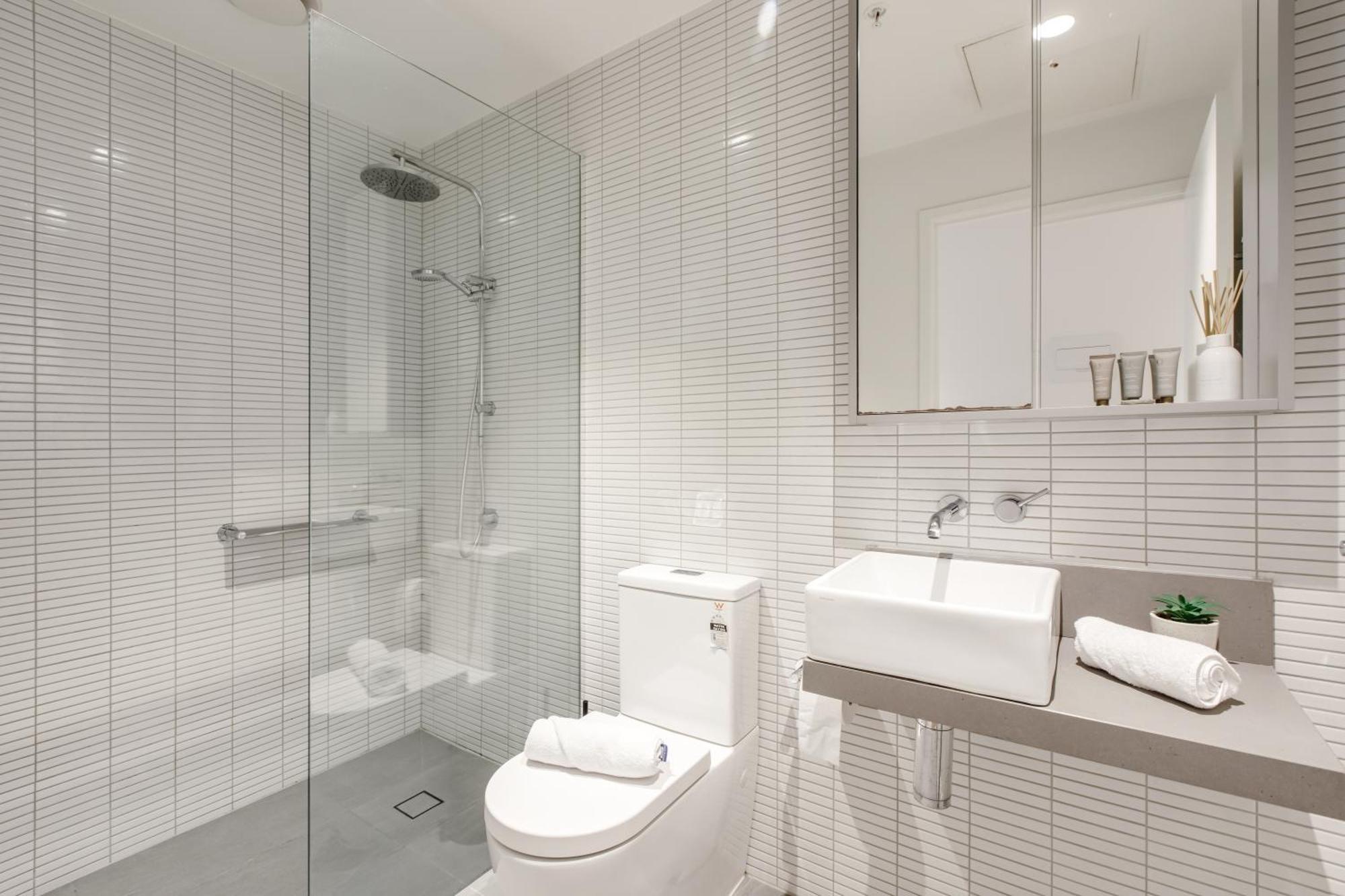 Modern Nomads Stylish Minimalist 2br Walk To Garden & Qv Market Apartment