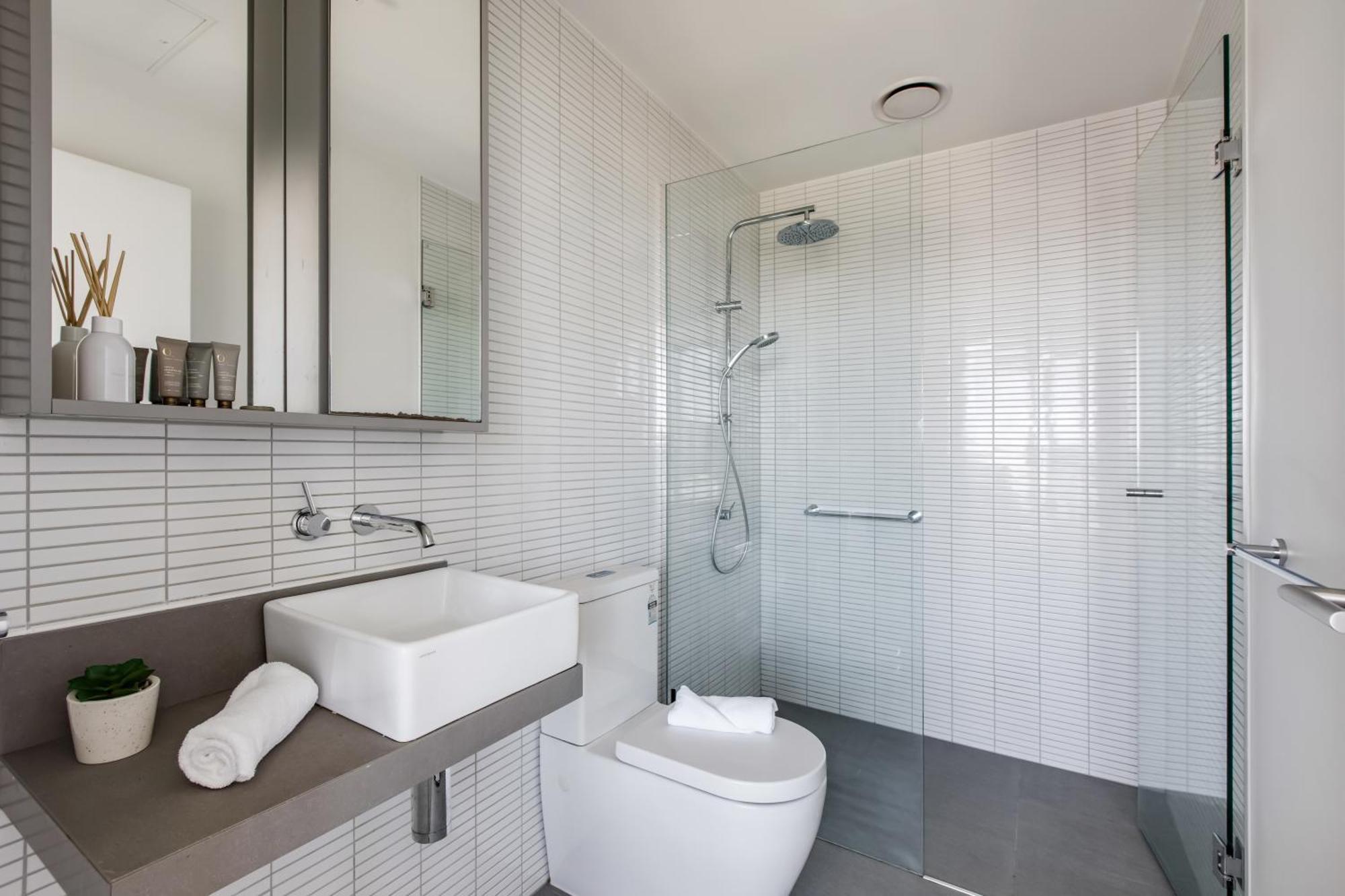 Apartment Modern Nomads Stylish Minimalist 2br Walk To Garden & Qv Market Melbourne