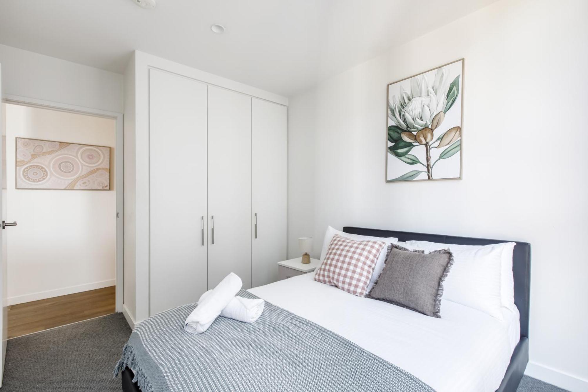 Modern Nomads Stylish Minimalist 2br Walk To Garden & Qv Market Apartment Melbourne