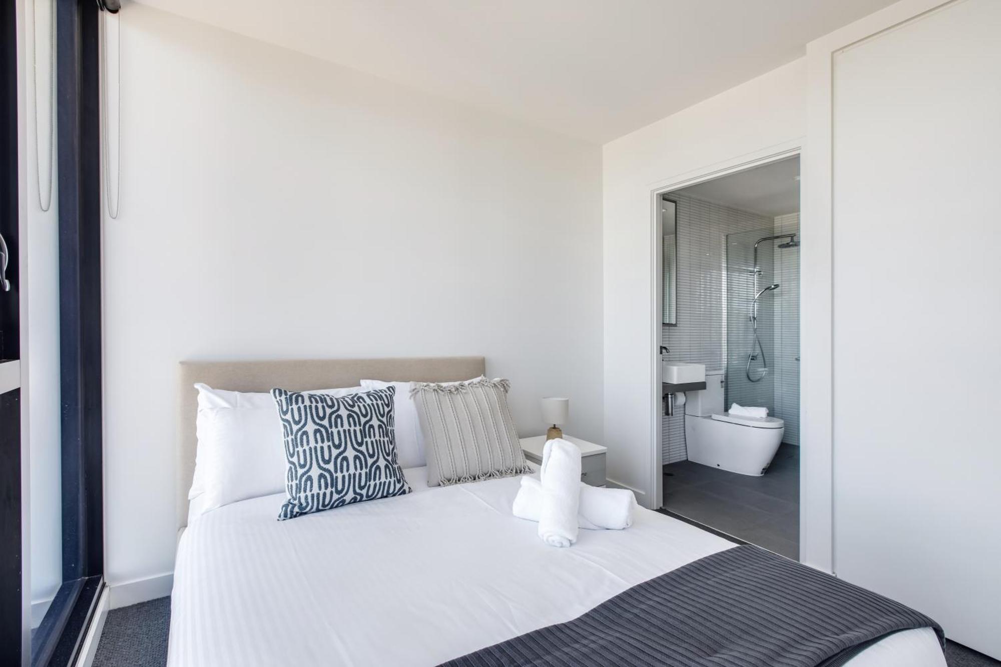 Apartment Modern Nomads Stylish Minimalist 2br Walk To Garden & Qv Market Melbourne
