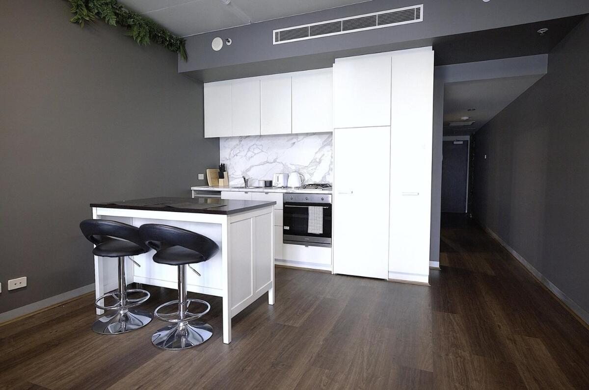 Modern Urban Living Next To Marvel Stadium *