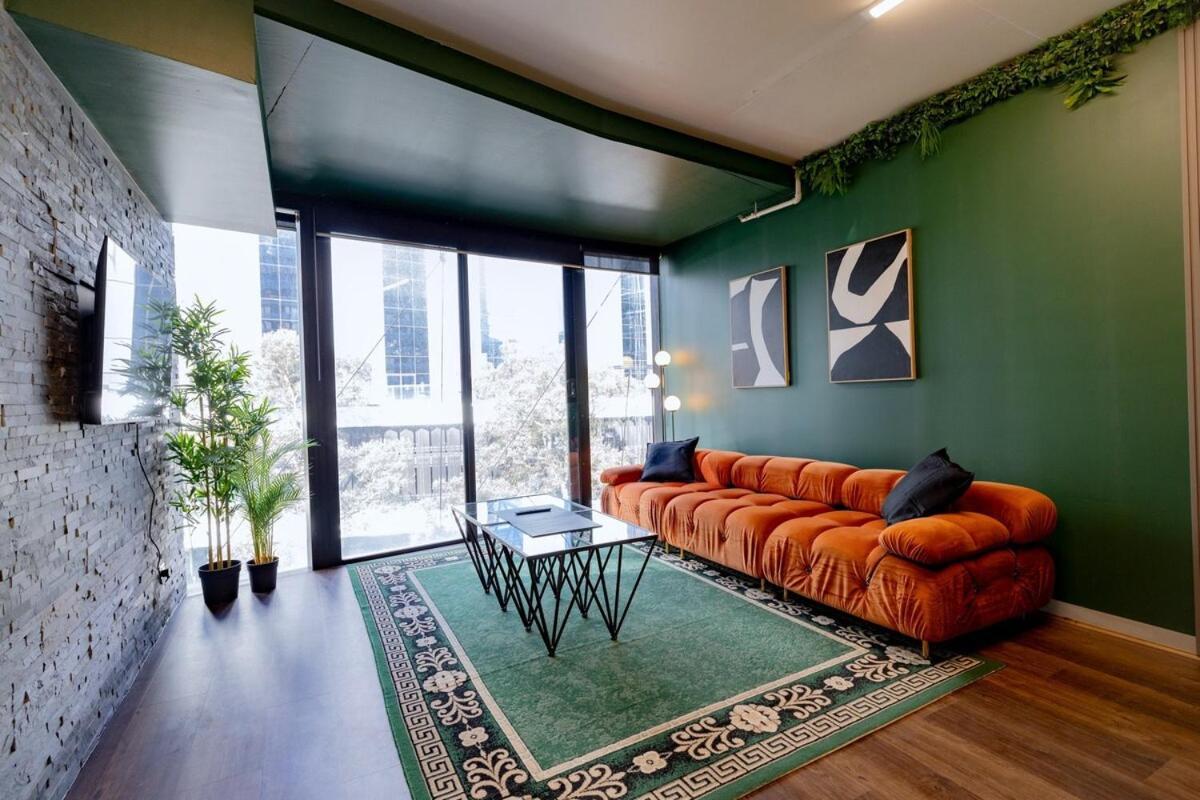 Modern Urban Living Next To Marvel Stadium Apartment Melbourne
