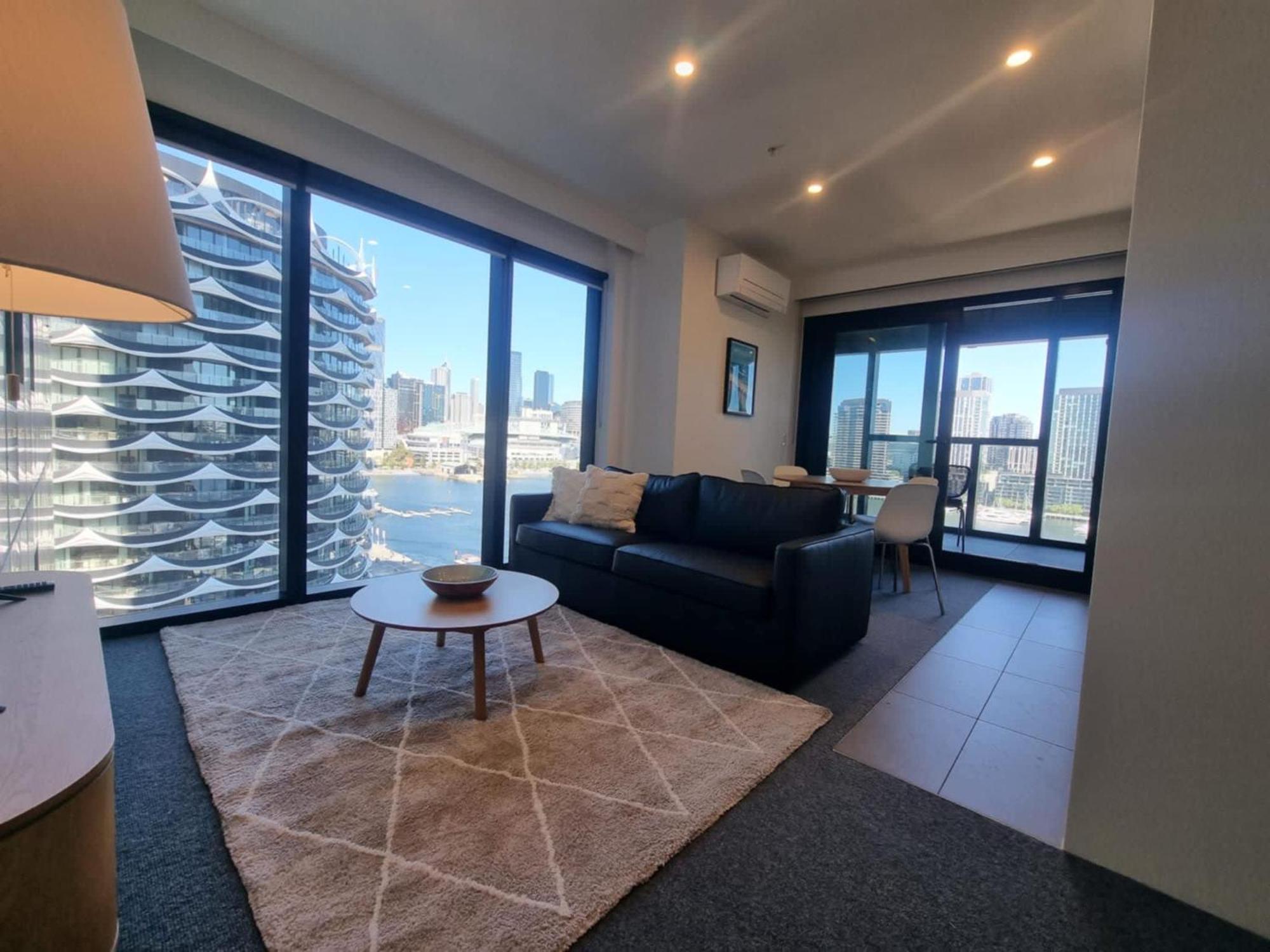 Marina Tower - Stunning Harbour & View Melbourne