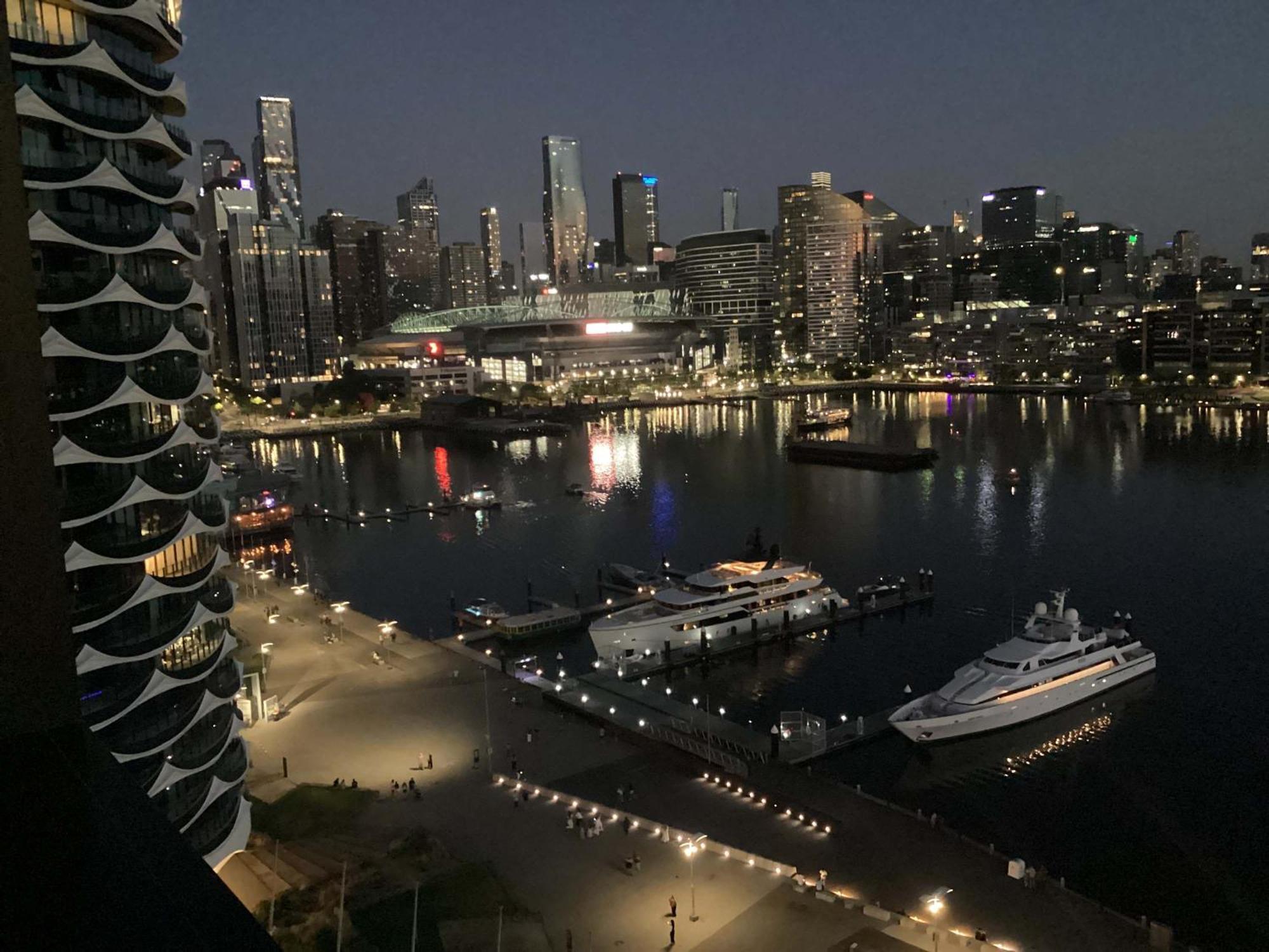 Marina Tower - Stunning Harbour & View