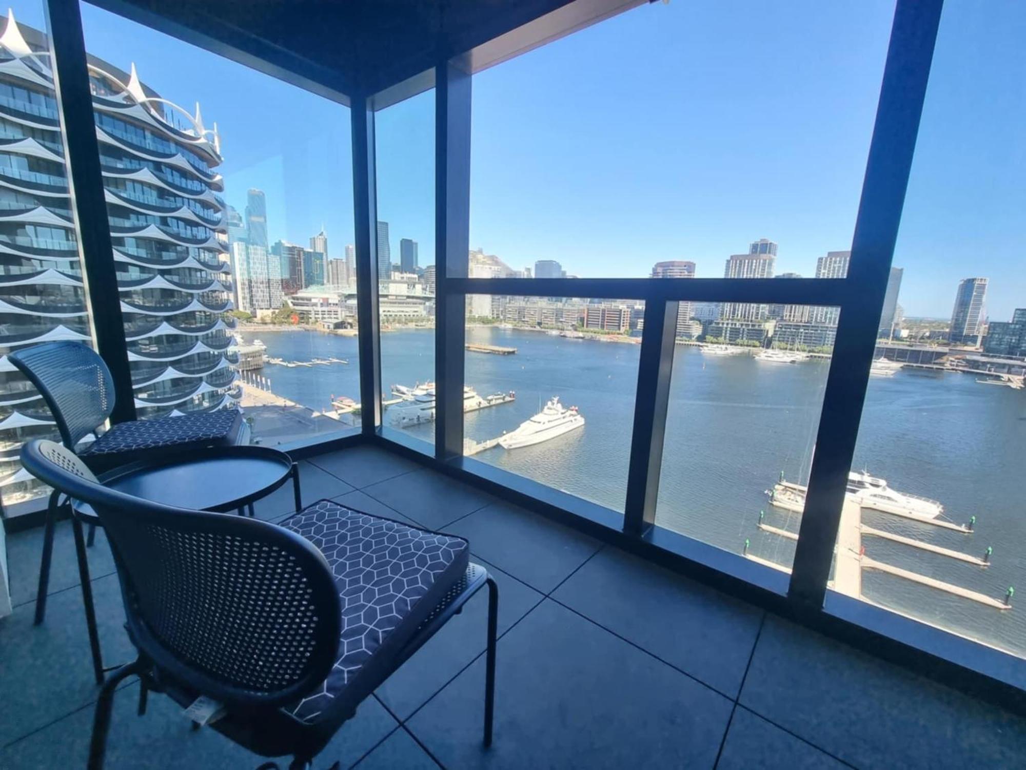 Marina Tower - Stunning Harbour & View Apartment Melbourne