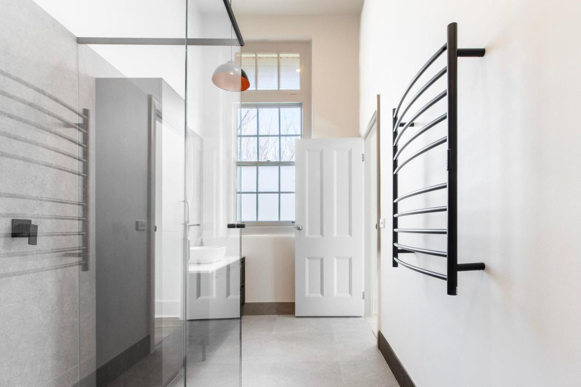 Chic 1br In Peaceful Parkville Apartment Melbourne