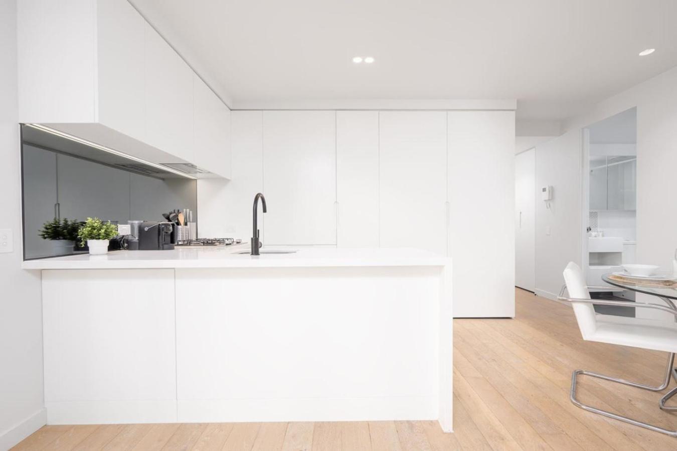 180 Degrees Views, 2br With Pool, And Gym * Melbourne
