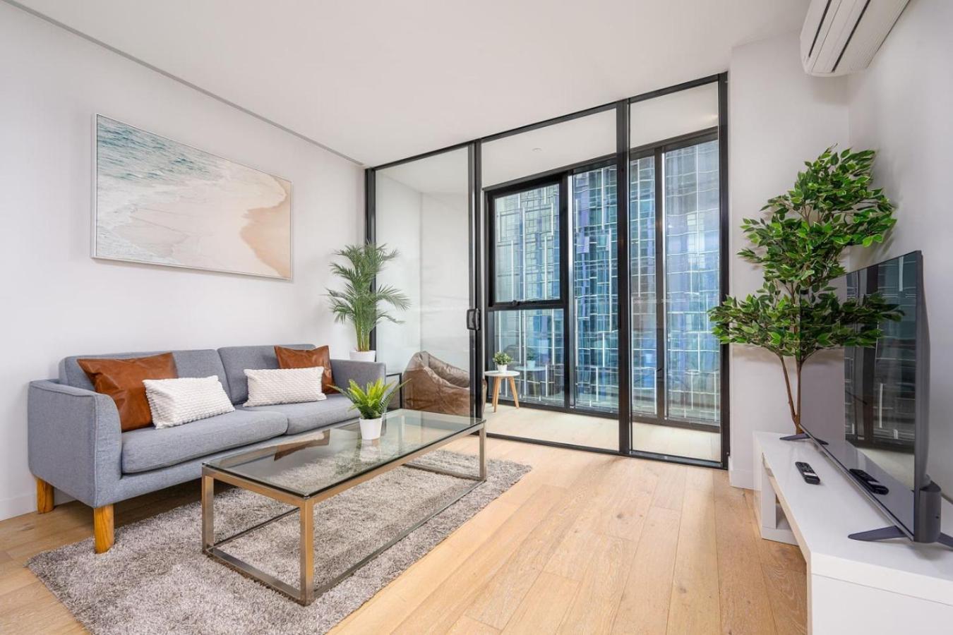 180 Degrees Views, 2br With Pool, And Gym Apartment