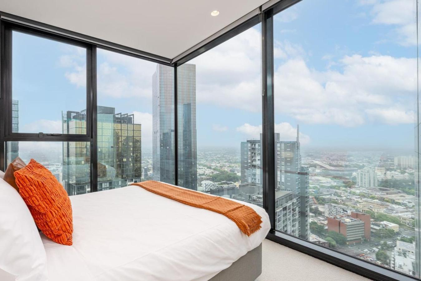 Apartment 180 Degrees Views, 2br With Pool, And Gym Melbourne