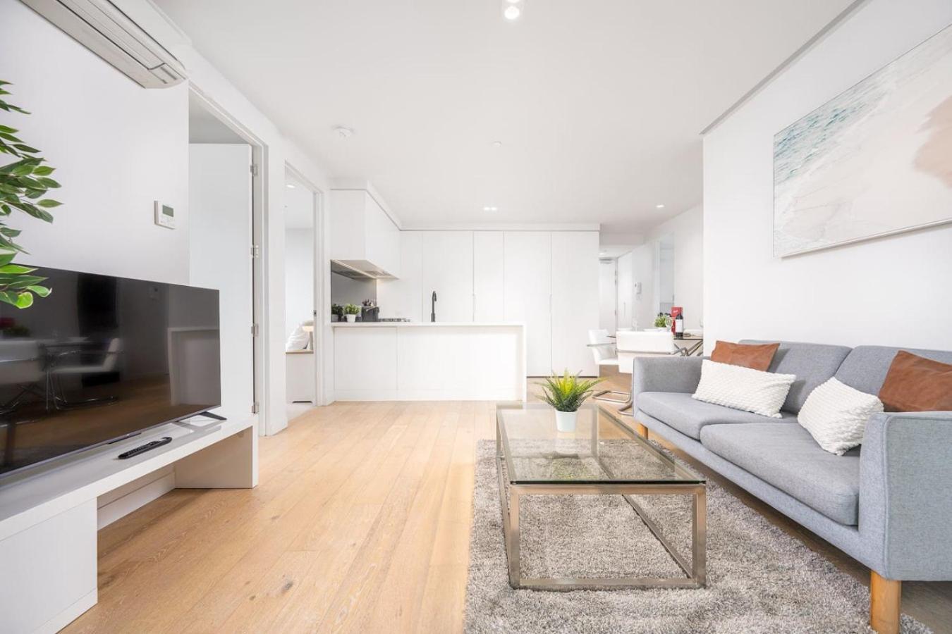 180 Degrees Views, 2br With Pool, And Gym * Melbourne