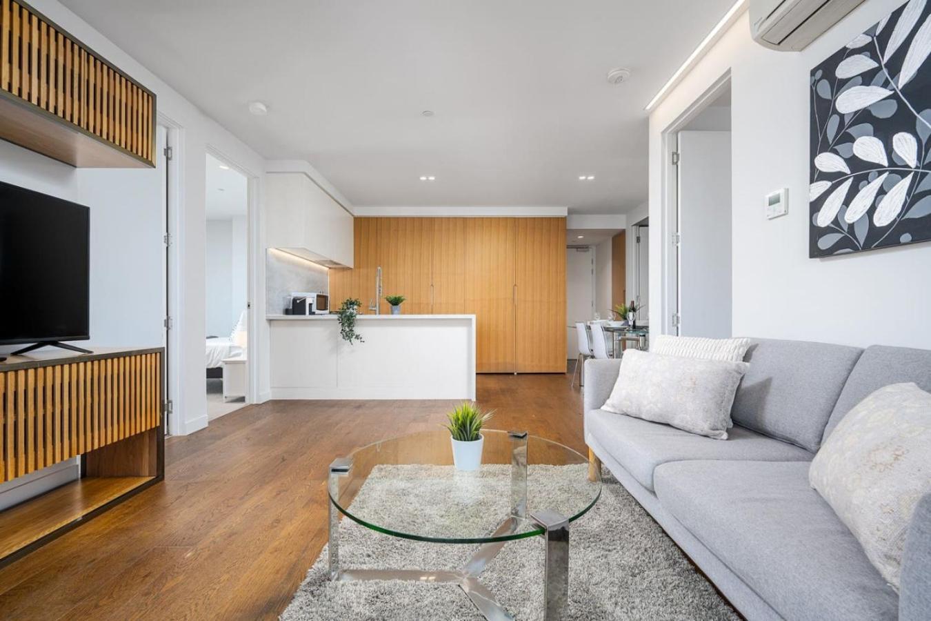 3br With 180 Degrees Ocean And Views, Pool, And Gym Apartment Melbourne