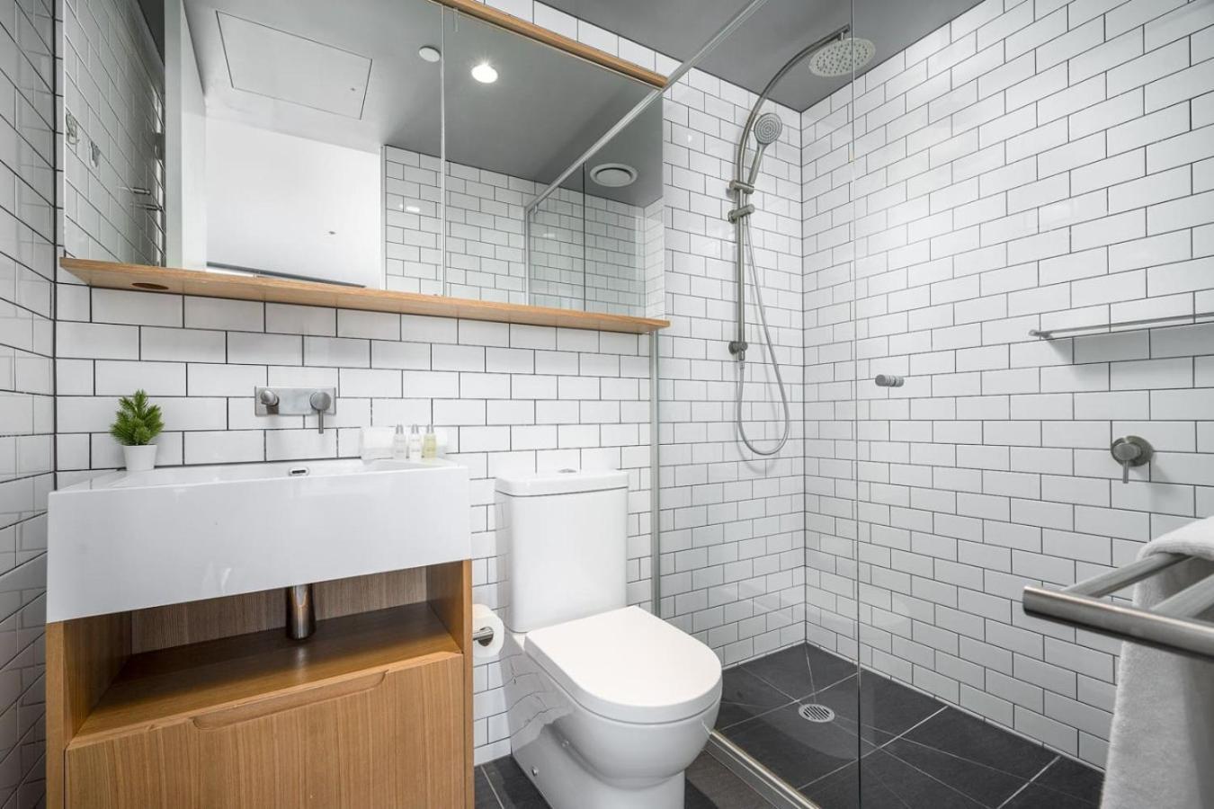 3br With 180 Degrees Ocean And Views, Pool, And Gym * Melbourne