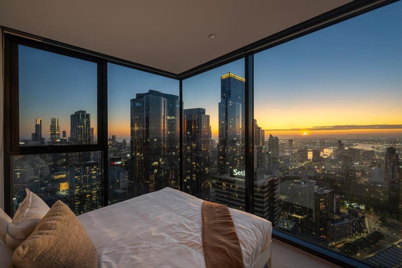 3br With 180 Degrees Ocean And Views, Pool, And Gym