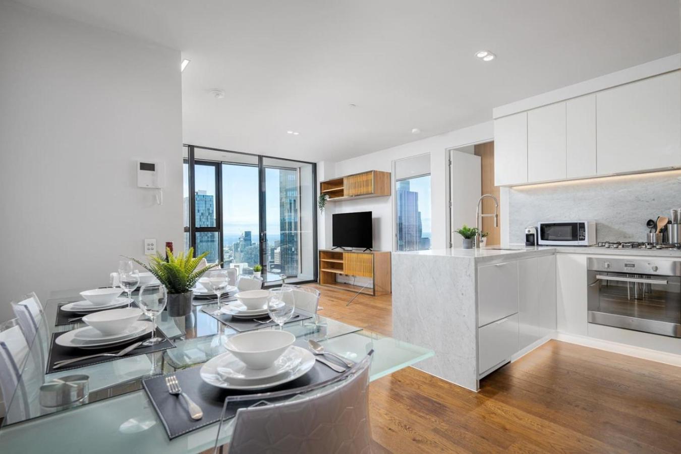 3br With 180 Degrees Ocean And Views, Pool, And Gym