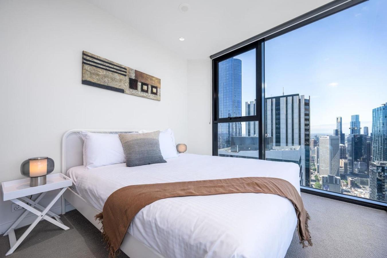 3br With 180 Degrees Ocean And Views, Pool, And Gym Apartment