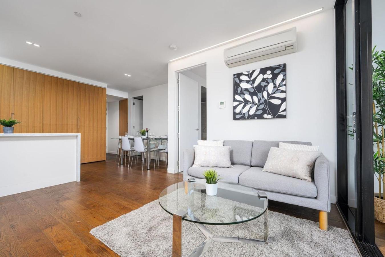 Apartment 3br With 180 Degrees Ocean And Views, Pool, And Gym Melbourne