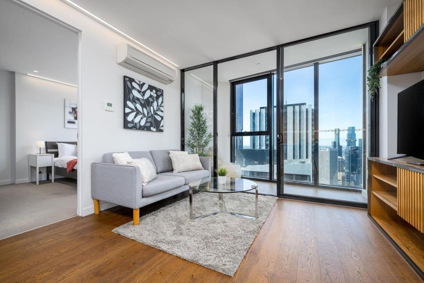 3br With 180 Degrees Ocean And Views, Pool, And Gym Apartment
