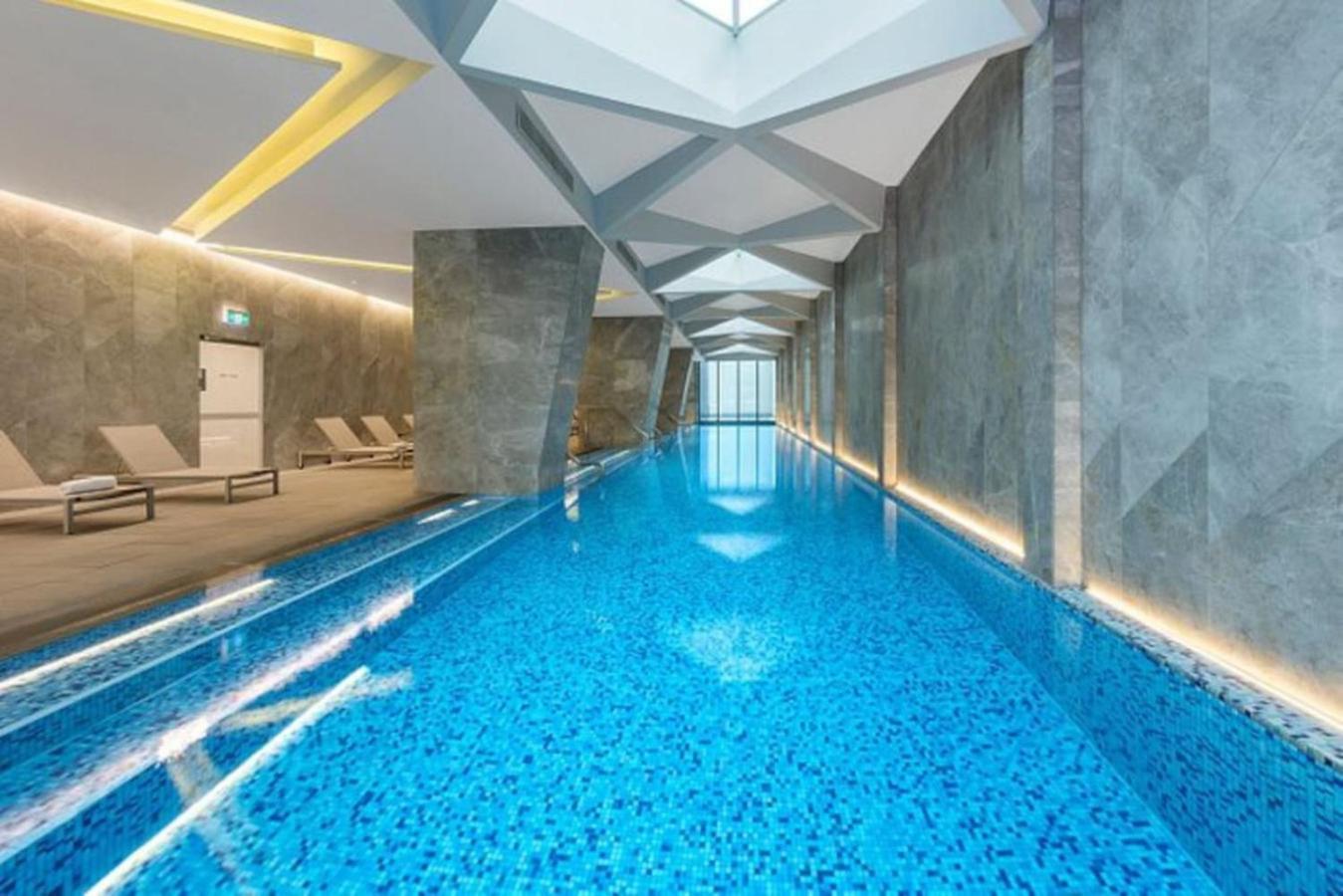 Apartment 3br With 180 Degrees Ocean And Views, Pool, And Gym
