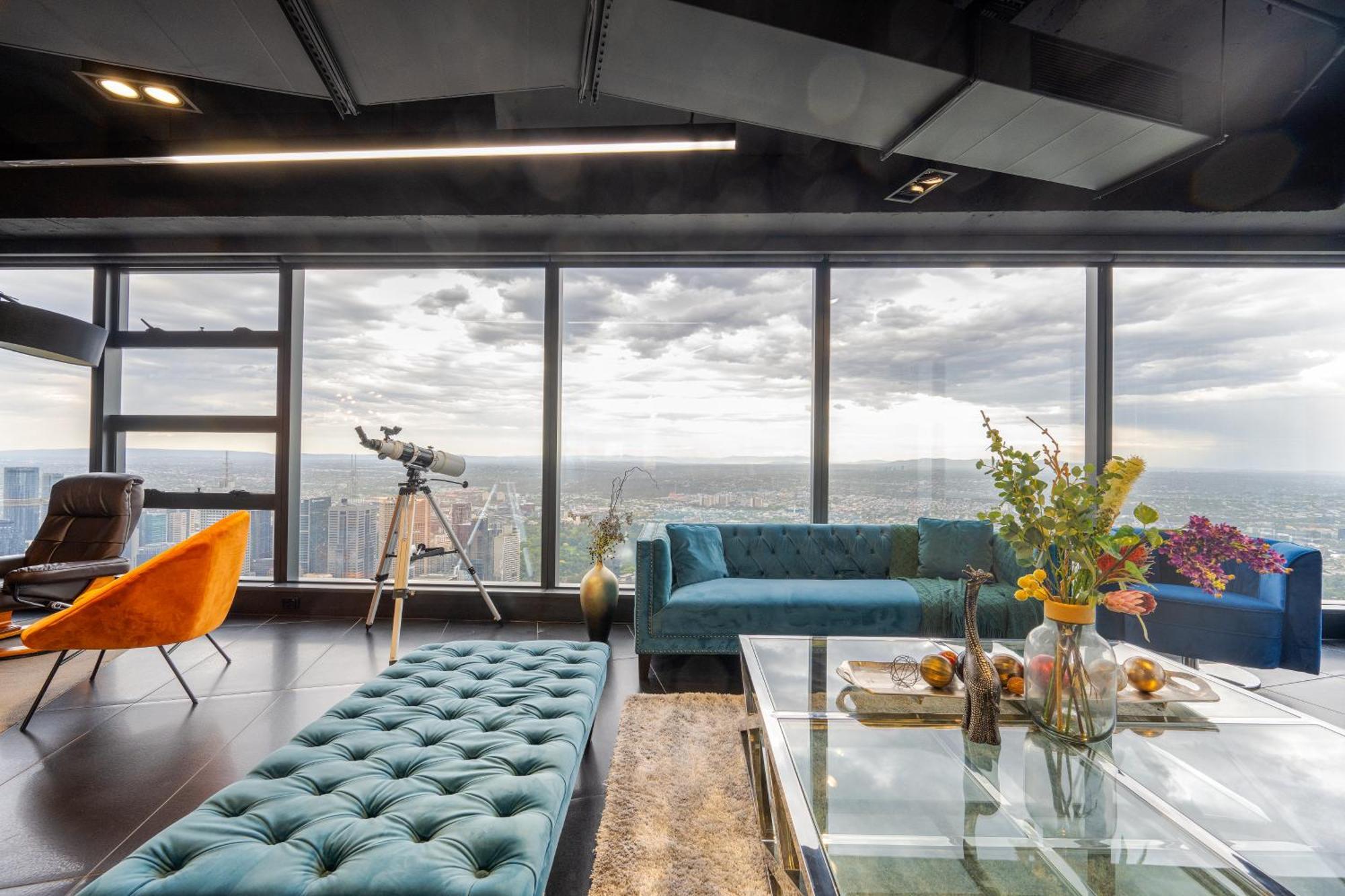 Luxurious Entire Floor Penthouse At Eureka Tower Apartment *