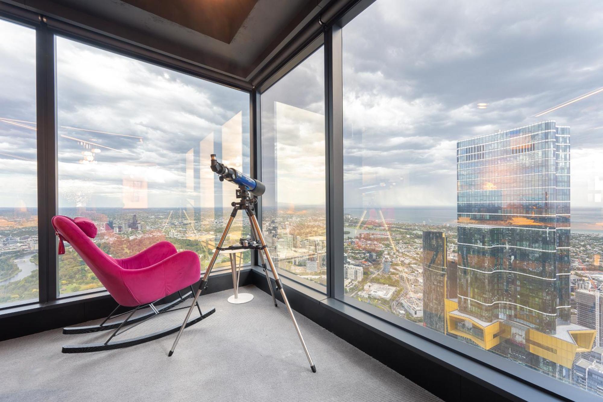Luxurious Entire Floor Penthouse At Eureka Tower Melbourne