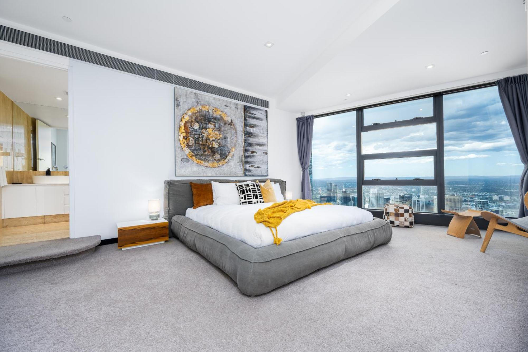 Luxurious Entire Floor Penthouse At Eureka Tower