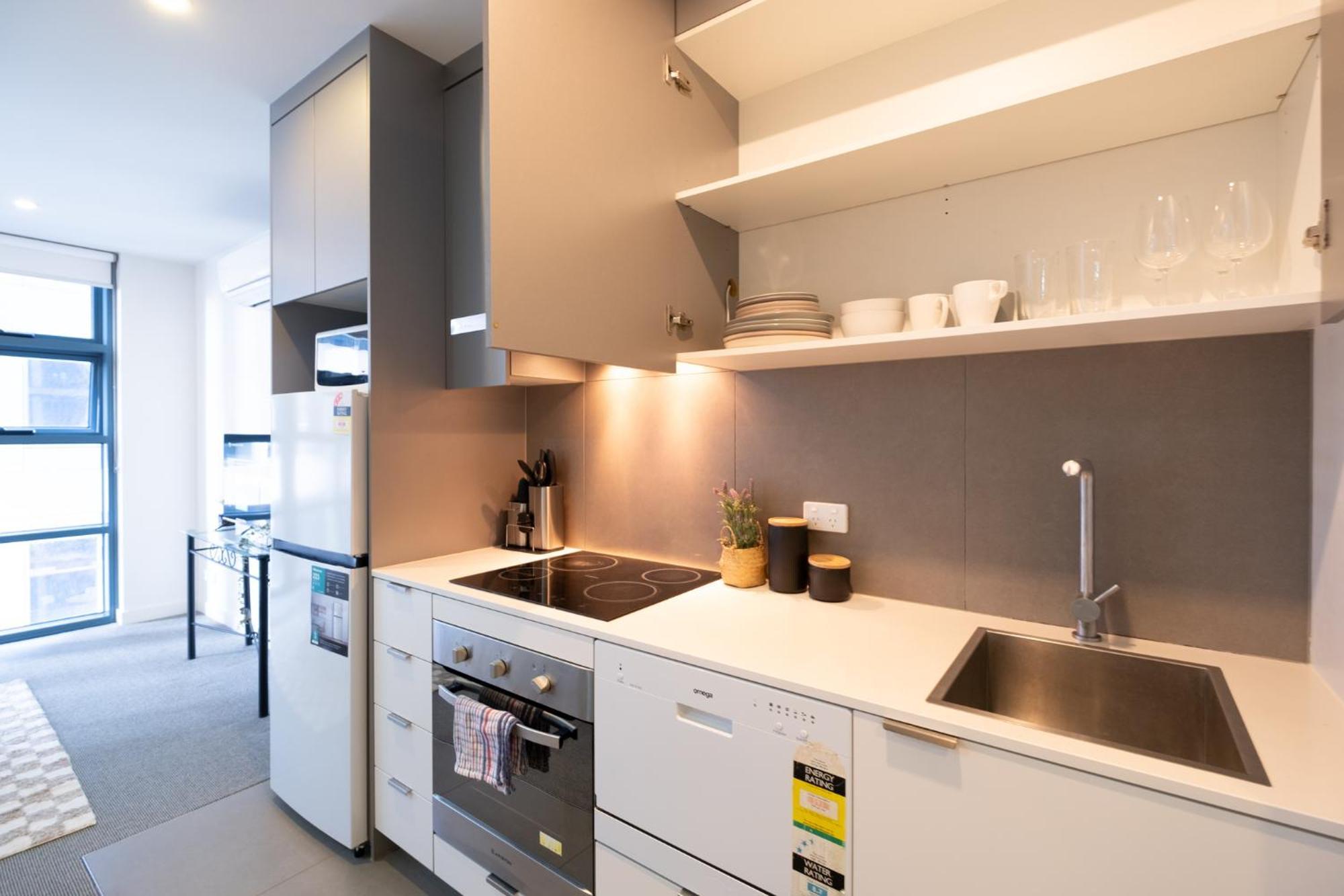 Apartment Fully Furnished 1br In The Heart Of Mel Cbd *