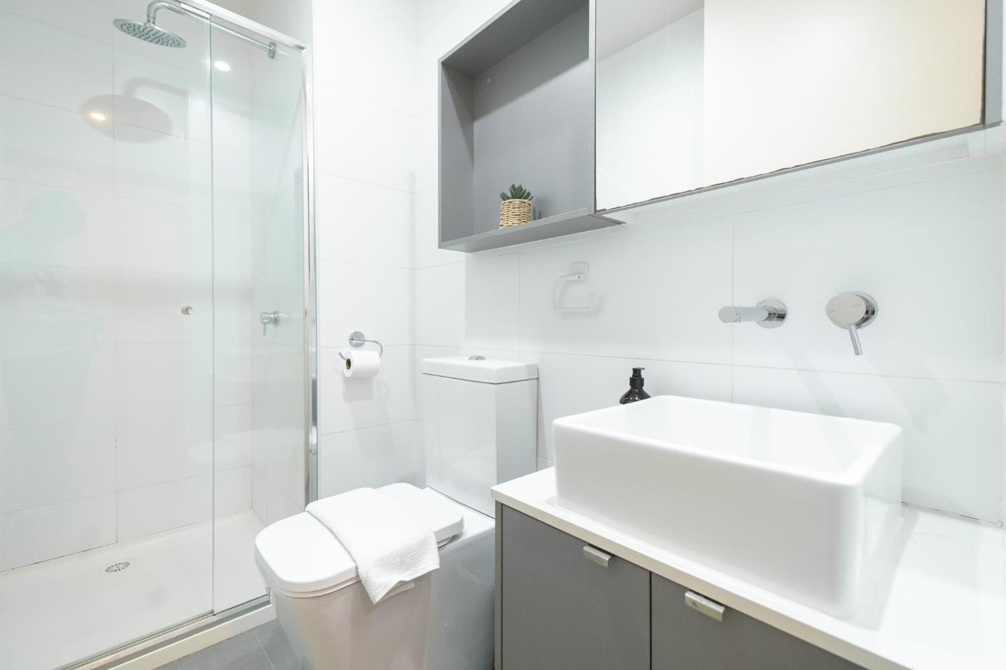Apartment Fully Furnished 1br In The Heart Of Mel Cbd