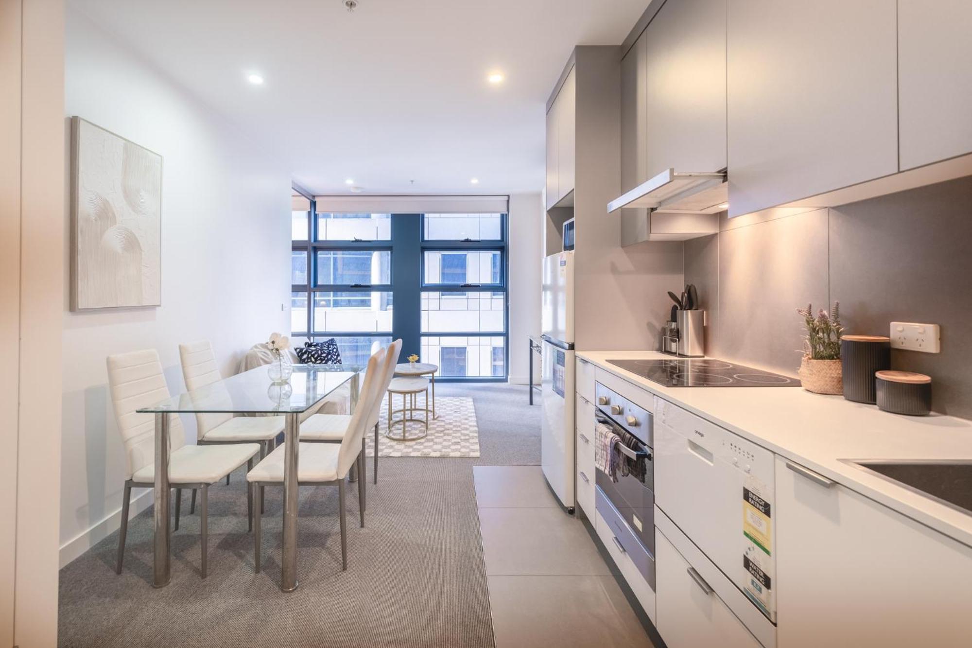 Fully Furnished 1br In The Heart Of Mel Cbd *