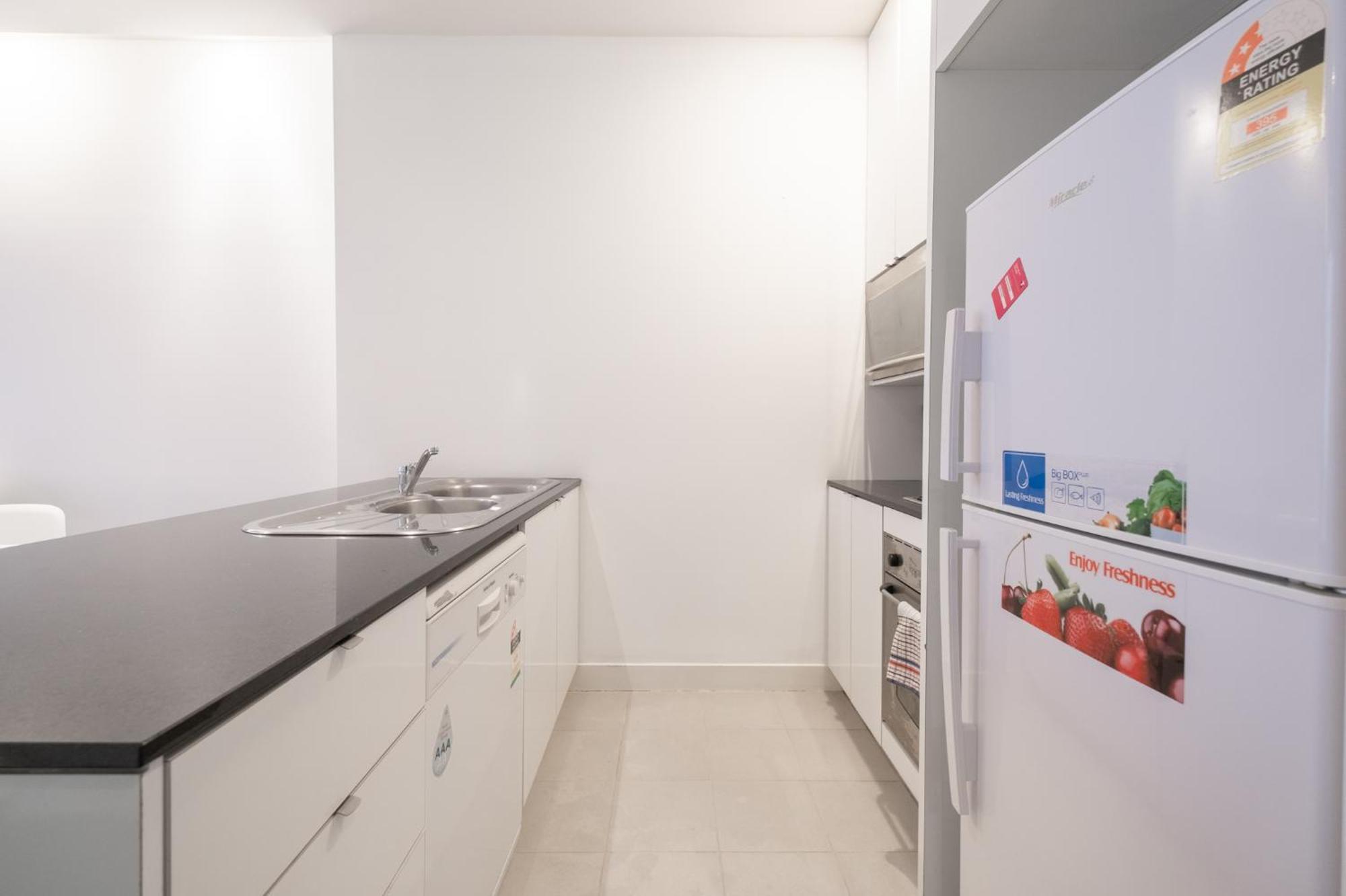 Prime Located 2br1ba In Mel With Study *