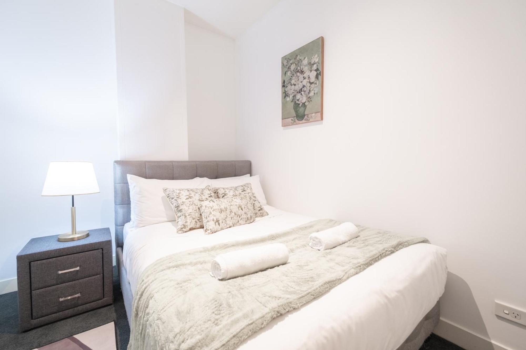 Prime Located 2br1ba In Mel With Study