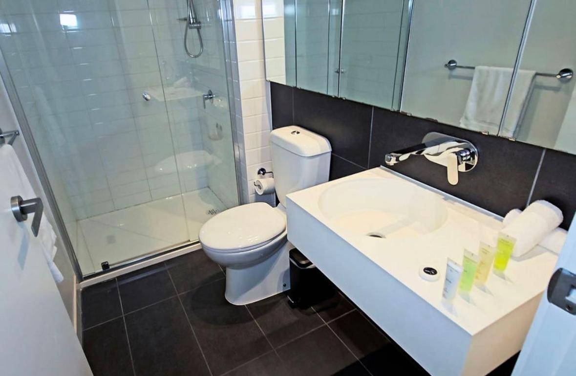 Luxurious 2 Bedroom Urban Retreat In The Heart Of Apartment