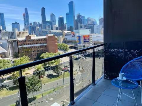 Apartment Amazing Views - 3 Bedrooms, Carpark, Gym & Pool Melbourne