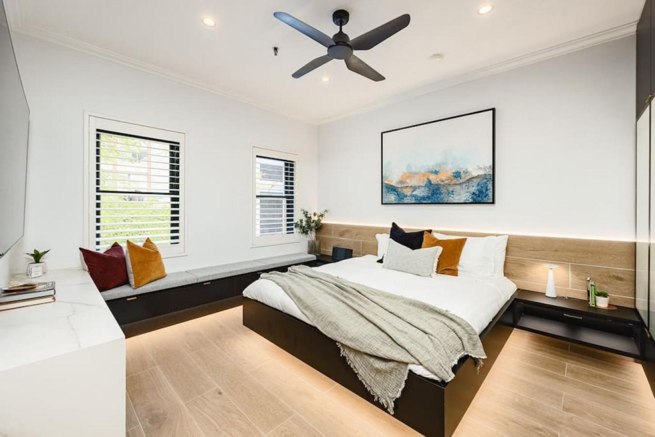 The Copper Bourke, 1 Br * Melbourne