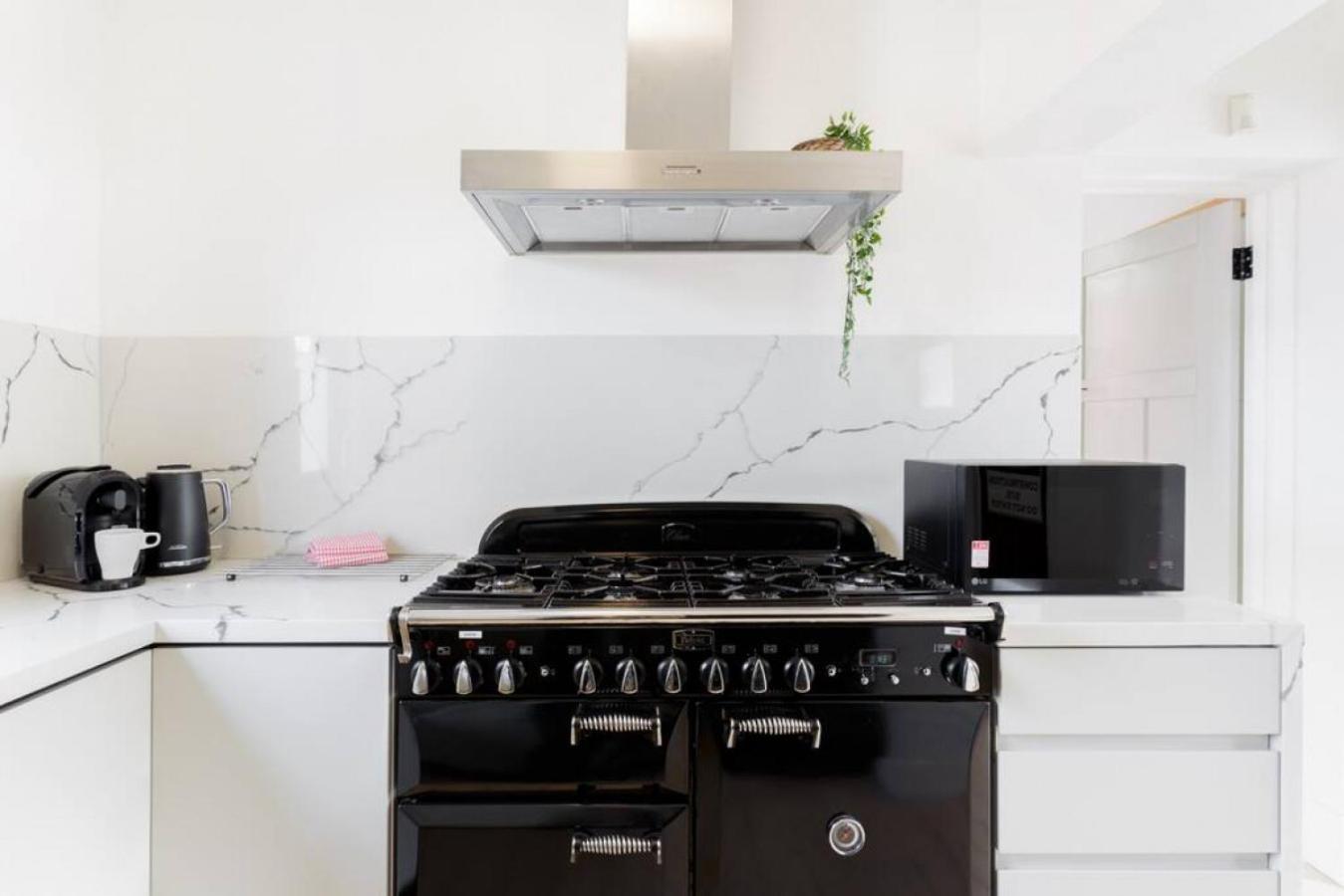 Apartment Walk To The From A Stunning Elwood *