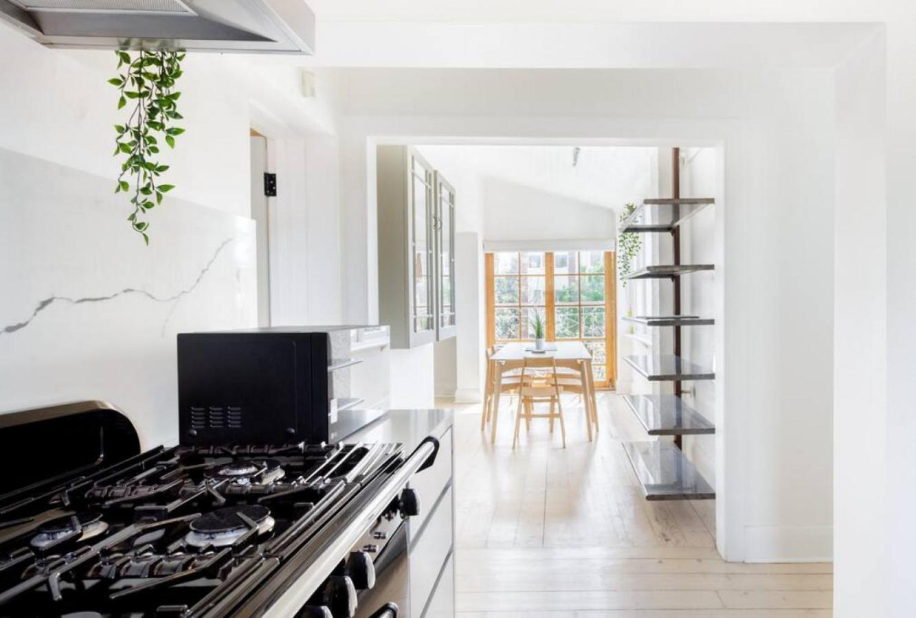 Apartment Walk To The From A Stunning Elwood Melbourne
