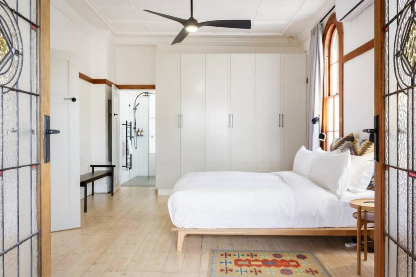 Walk To The From A Stunning Elwood Apartment Melbourne