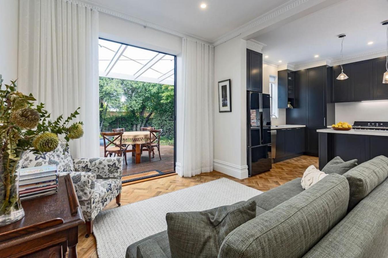 Beautiful Winchester Terrace Moonee Ponds Holiday home *