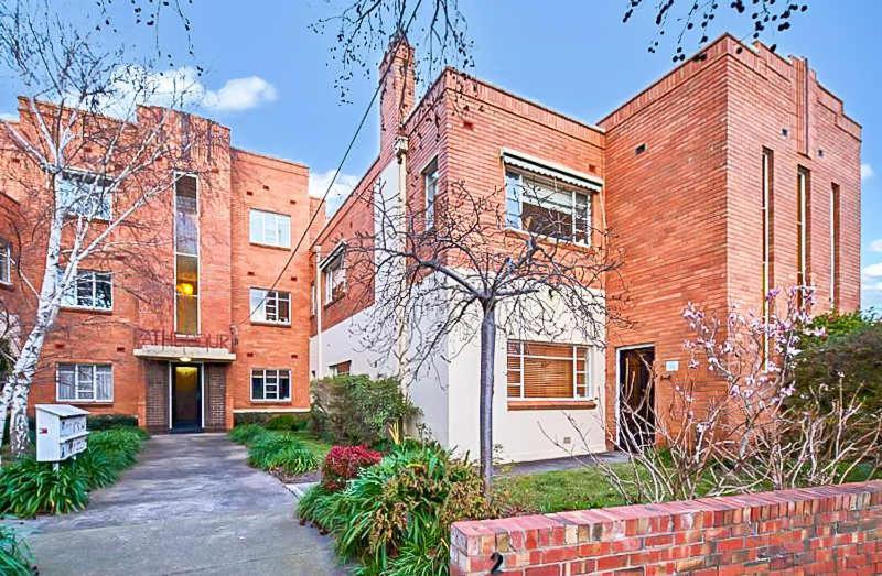 1 Bedroom Art Deco With Study *