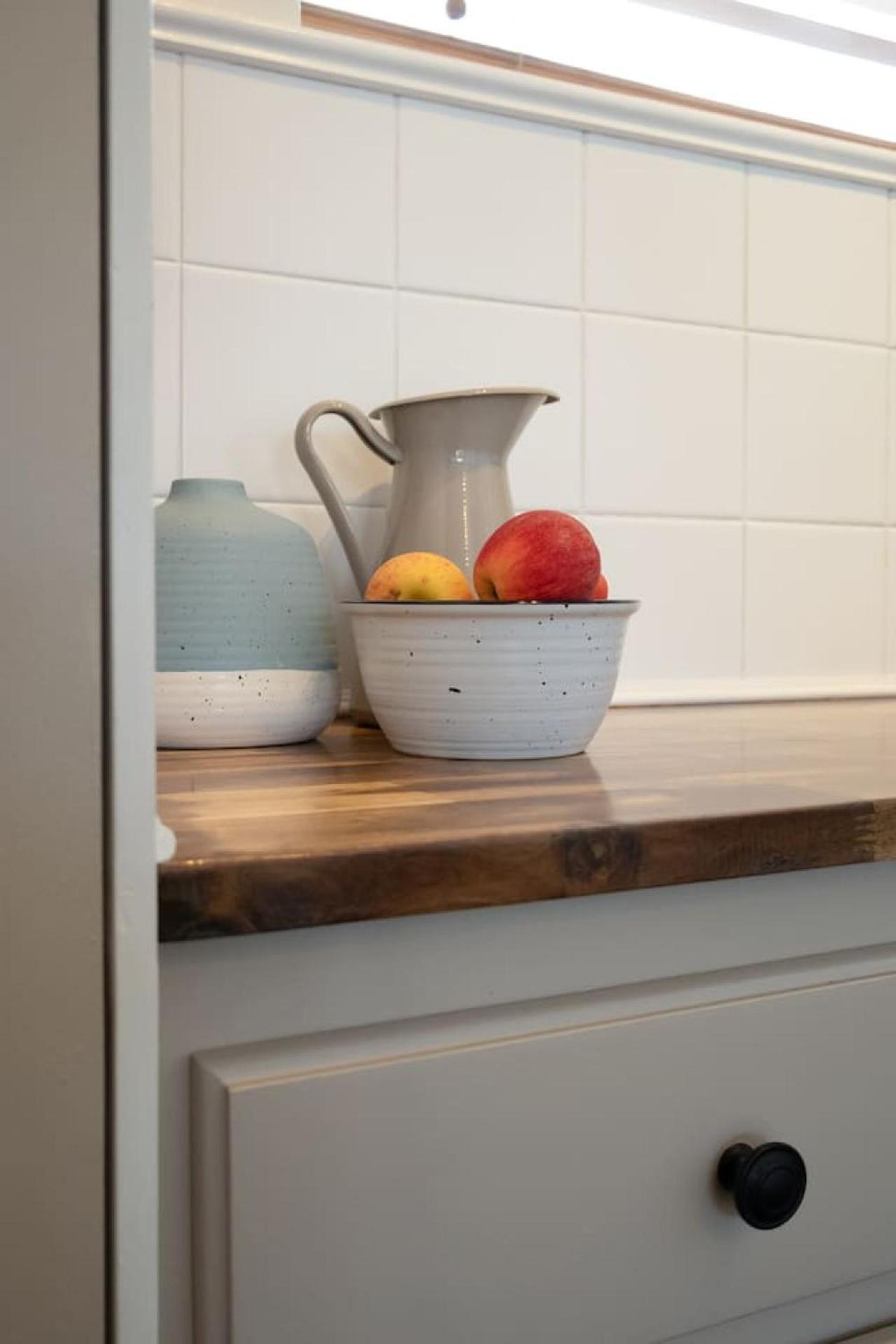 Modern Richmond 1br Spot Apartment Melbourne