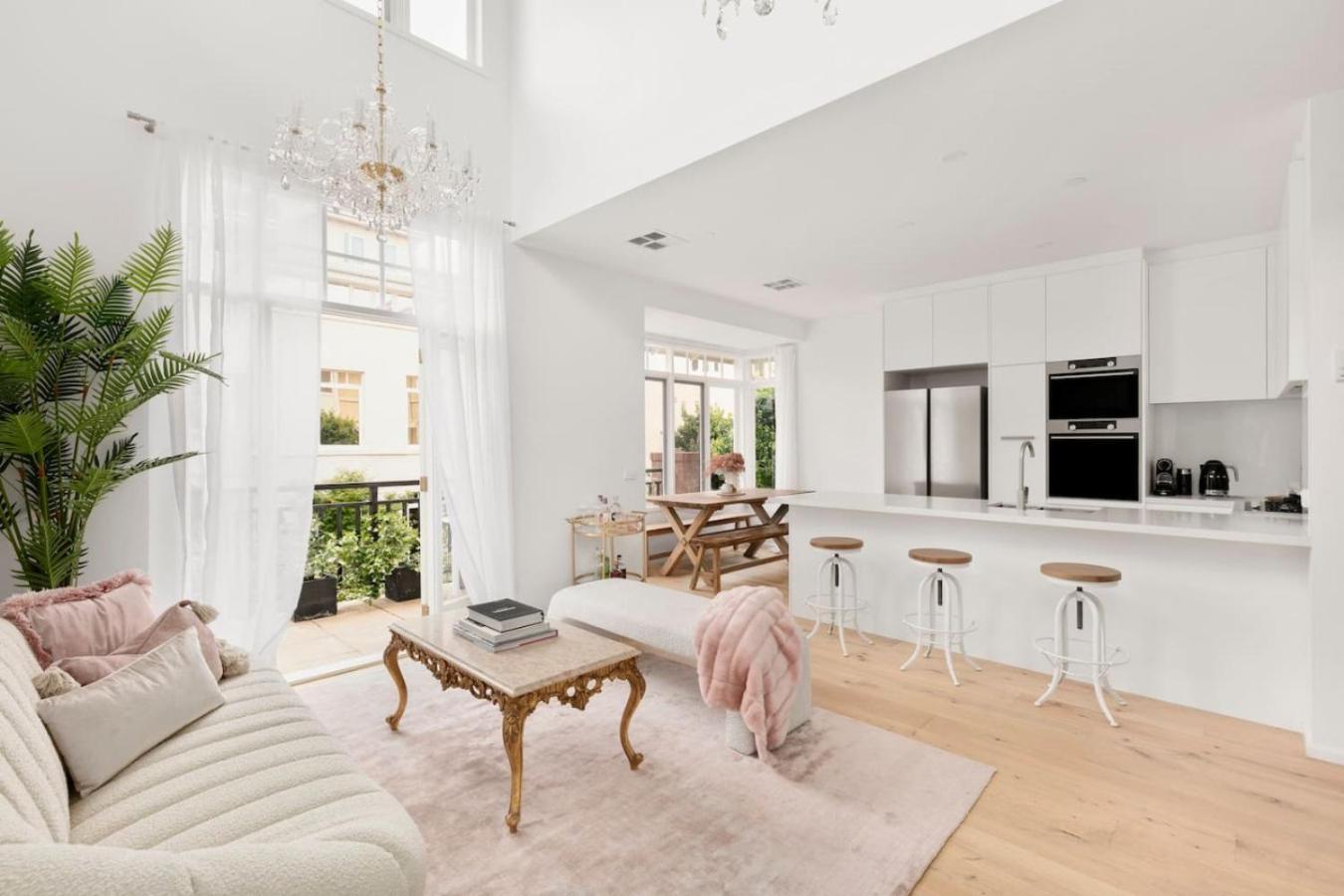 3-bed Luxury In Port * Melbourne