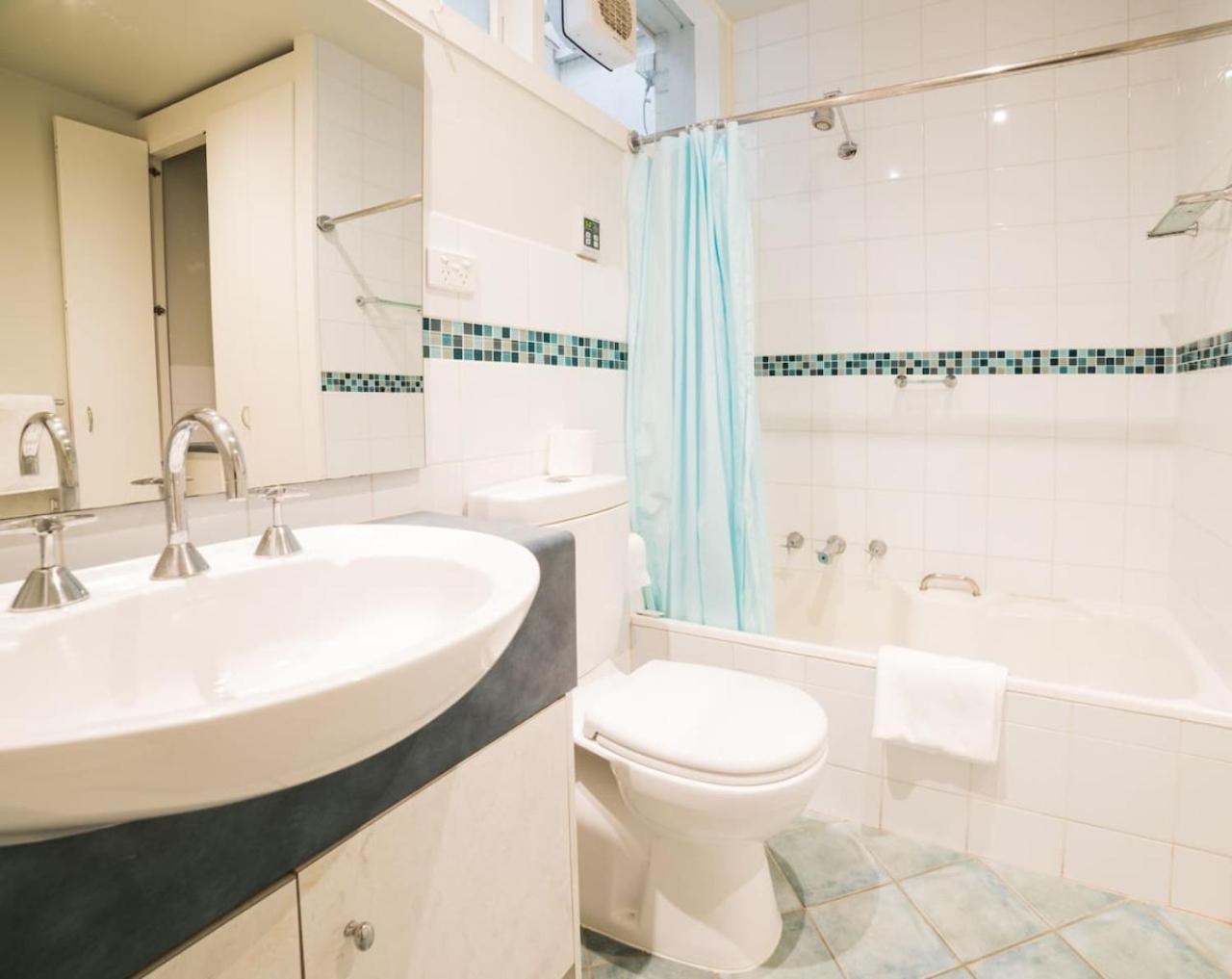 Bright With Garden And Relaxing Bath Holiday home *