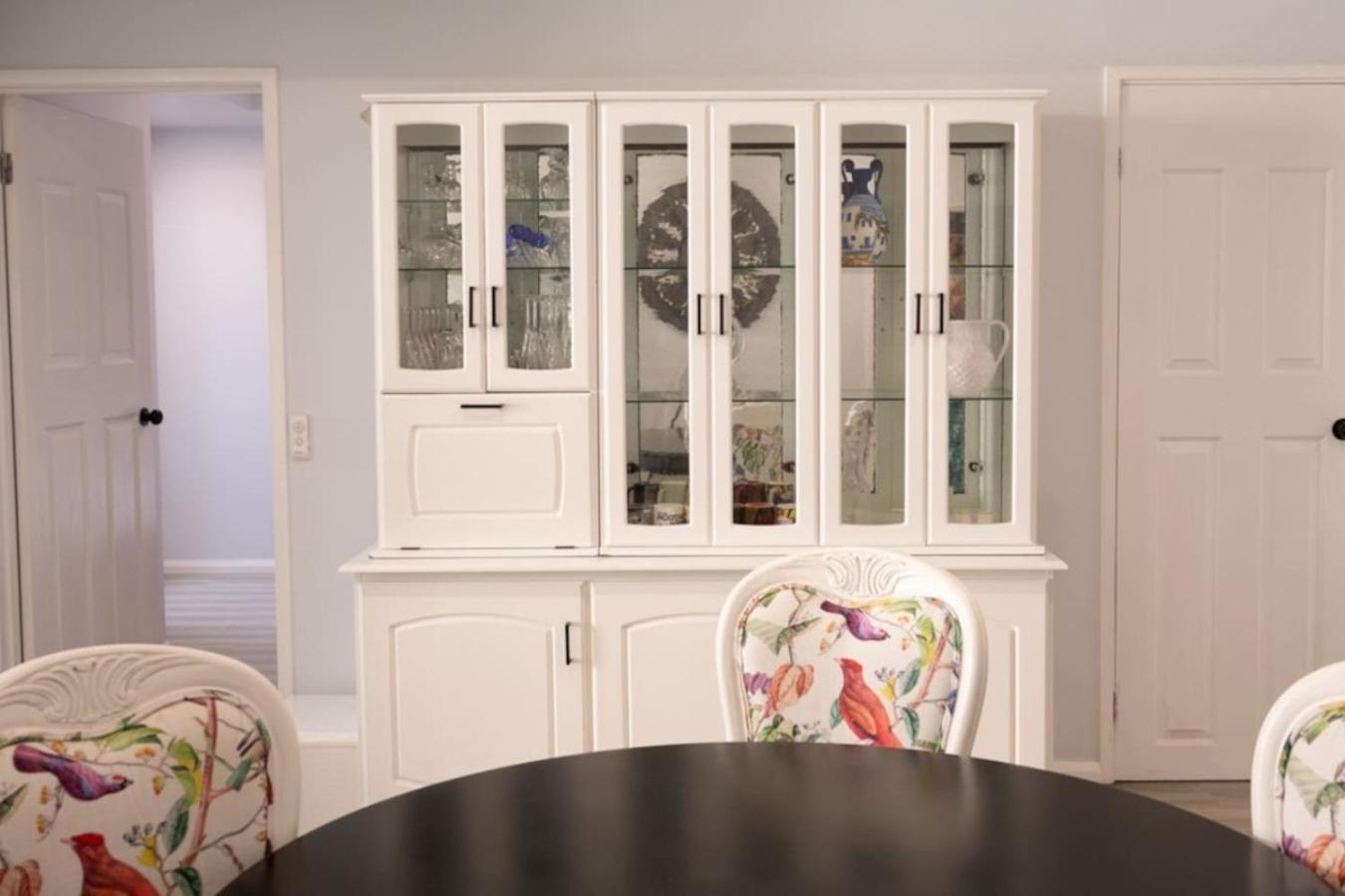 3-bedroom In Vibrant St Kilda Rd *