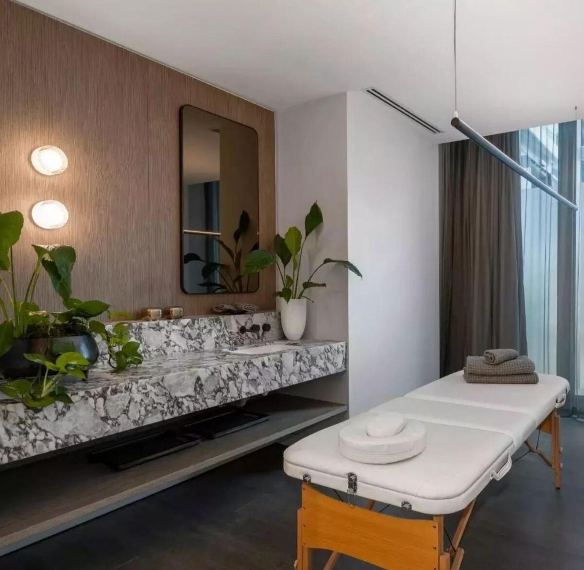 Royal Executive Living Bay N City Luxe Executive Residency Apartment