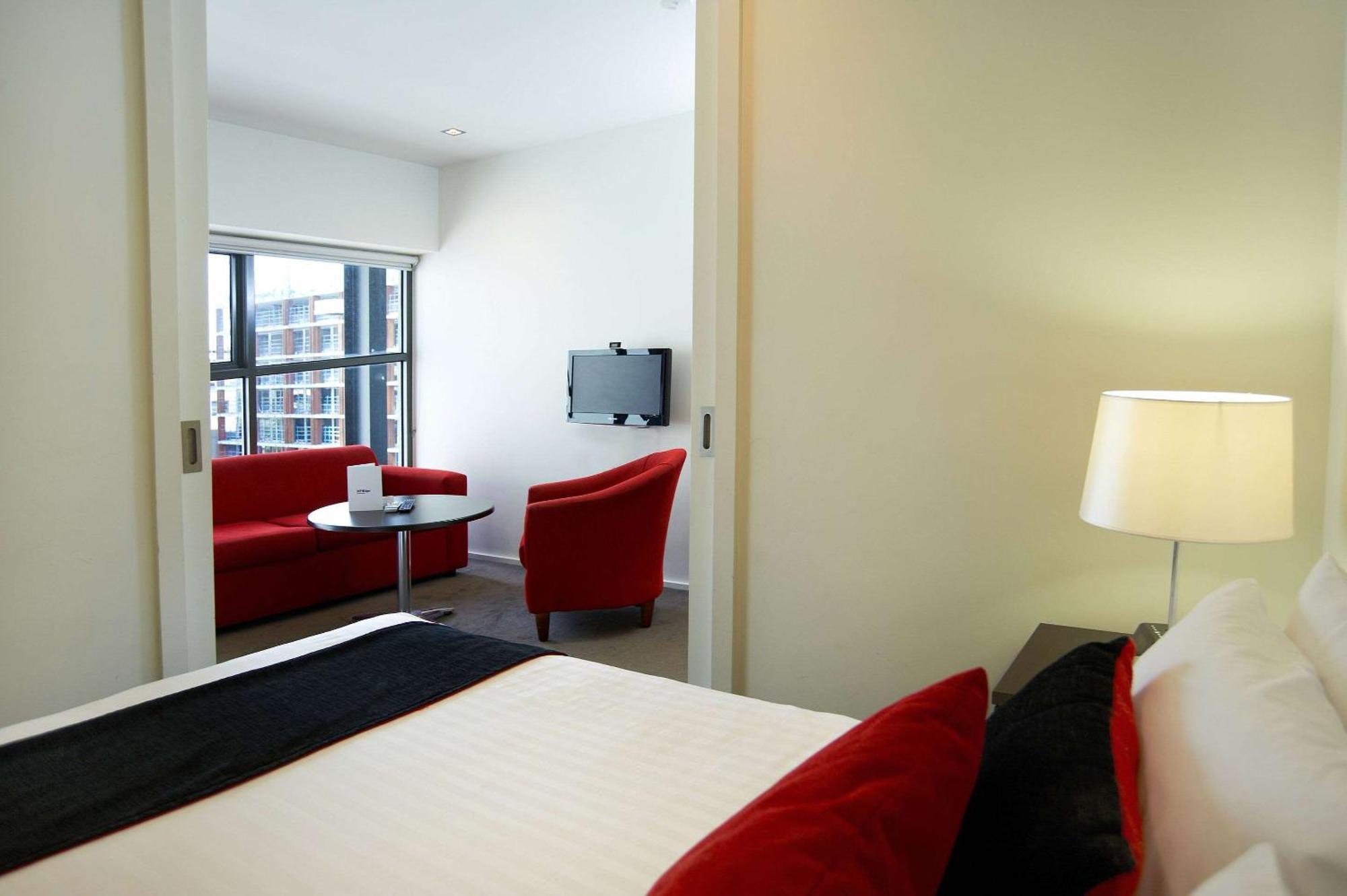 Comfort On Elizabeth 4*