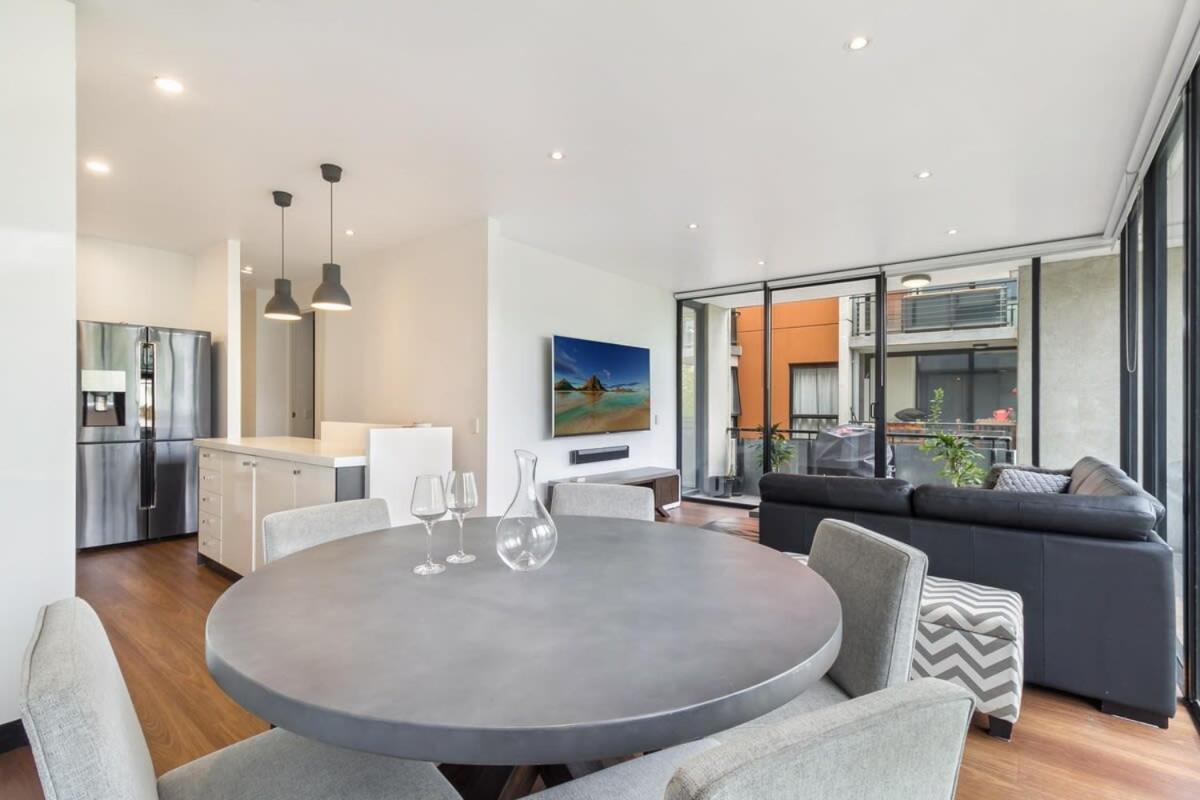 Smart In Elegant Suburb Close To Melbourne