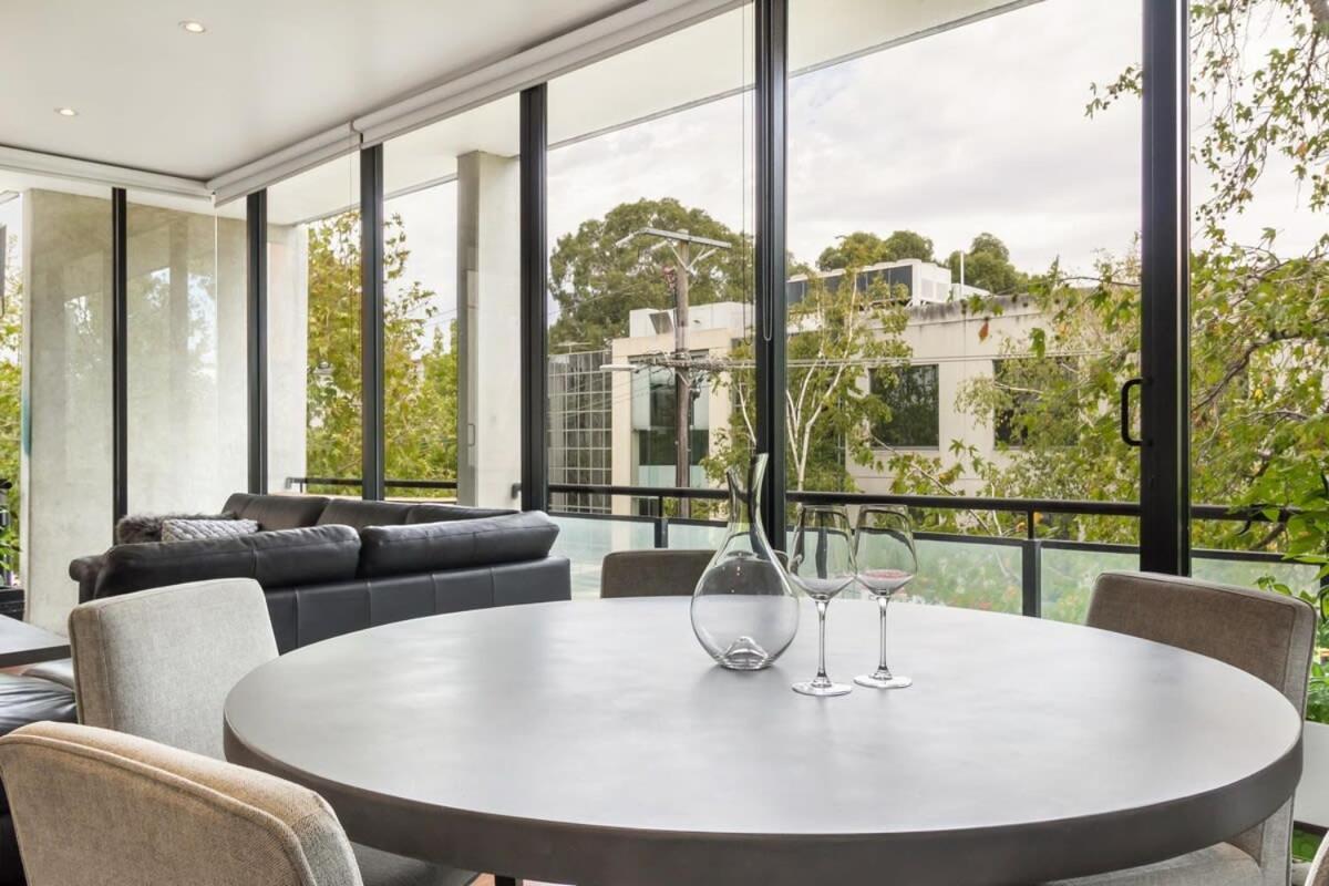 Apartment Smart In Elegant Suburb Close To