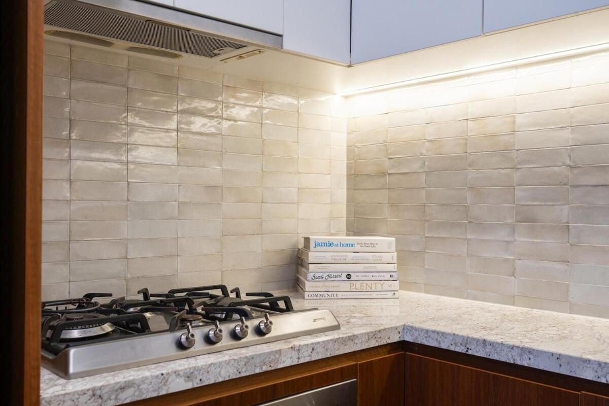 Flinders Lane Hideaway - Light-filled Cbd Retreat Apartment