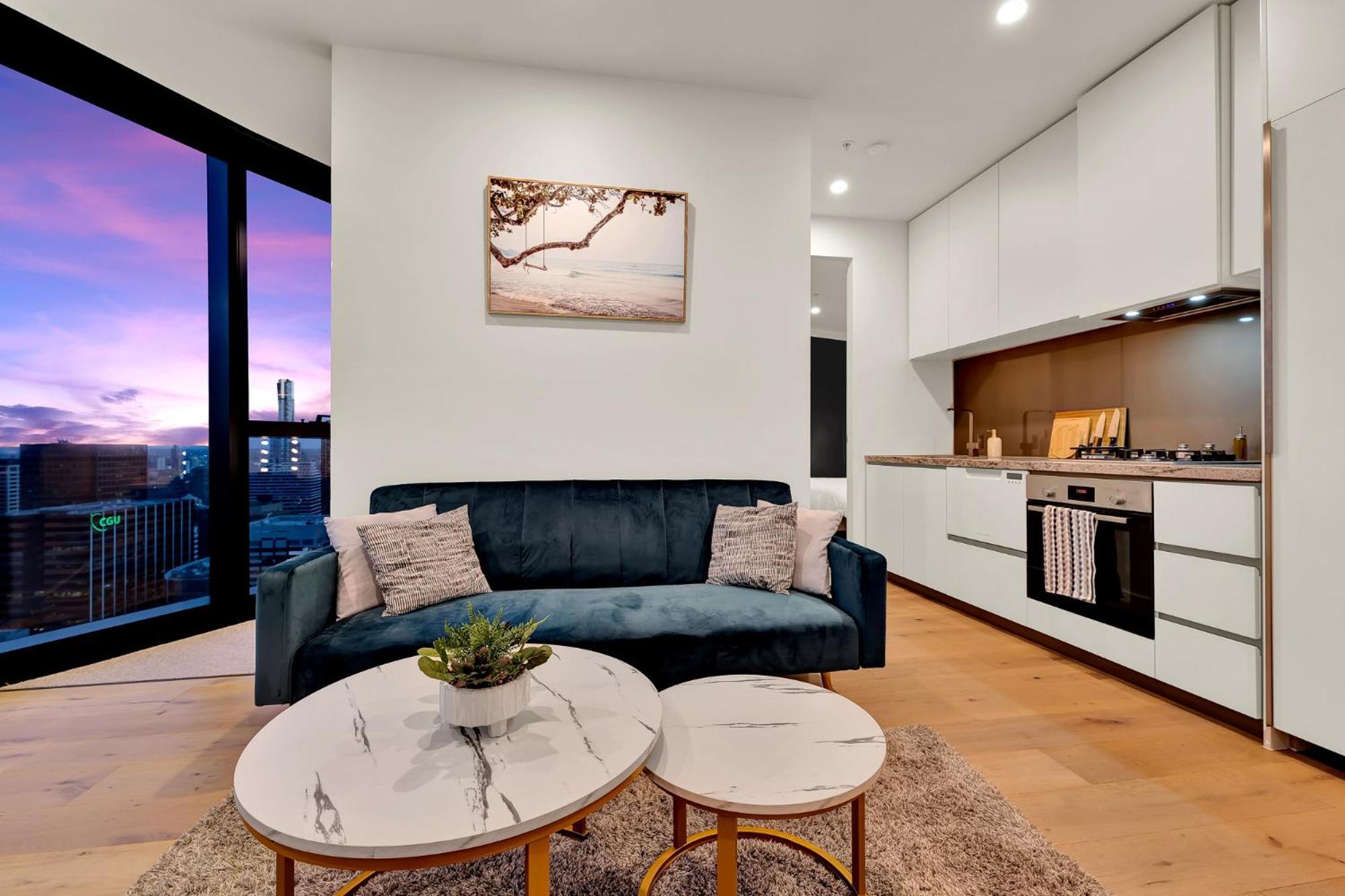 49th Floor Escape With Stunning Views *